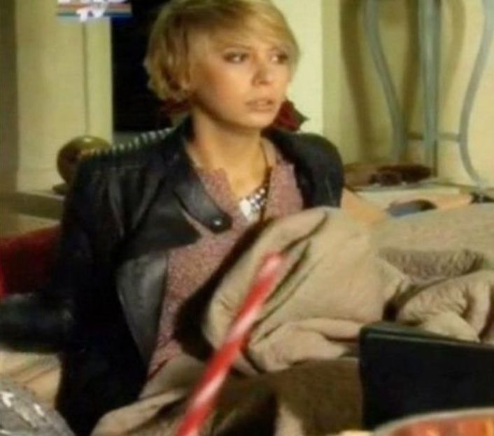 bandicam 2018-07-23 23-34-29-418 - 01 Sara b