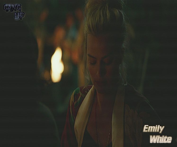 - Ajung și eu în cele din urmă la parcare. Mă dau jos din mașină și mă sprijin de aceasta, + - Epii 28 _ Cant feel my face