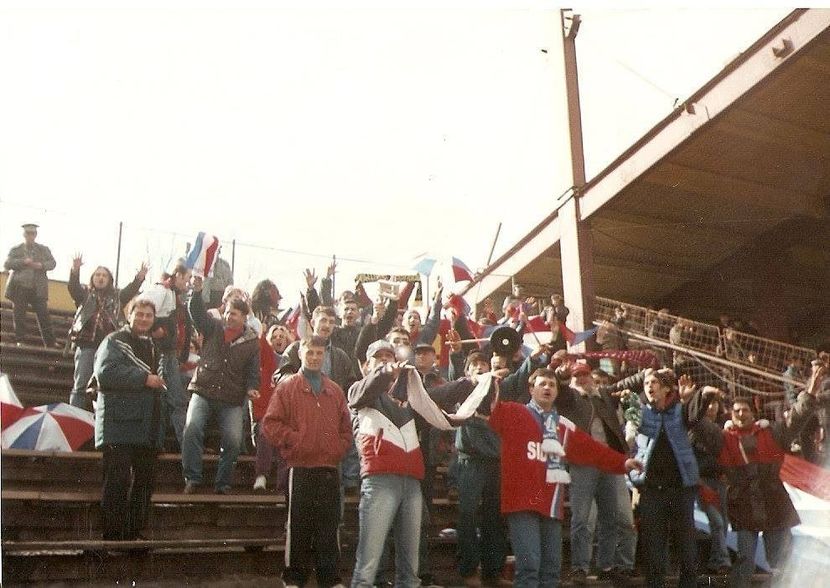 Otelul Galati Jiul Petrosani 1997 Suporteri Sidexplozia - Otelul Galati Istorie