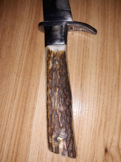  - Cutit pentru injunghiat