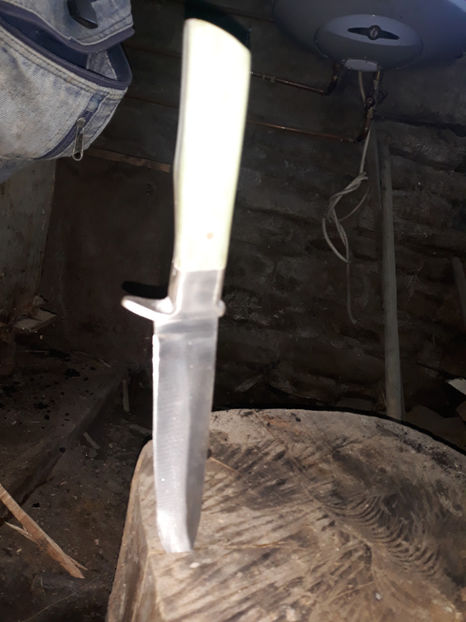  - Cutite pentru carnuit