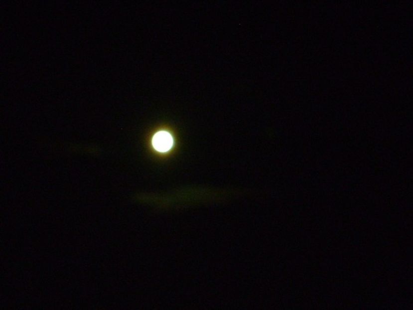 Luna in crestere in Capricorn - Luna - Soarele si norii - 1