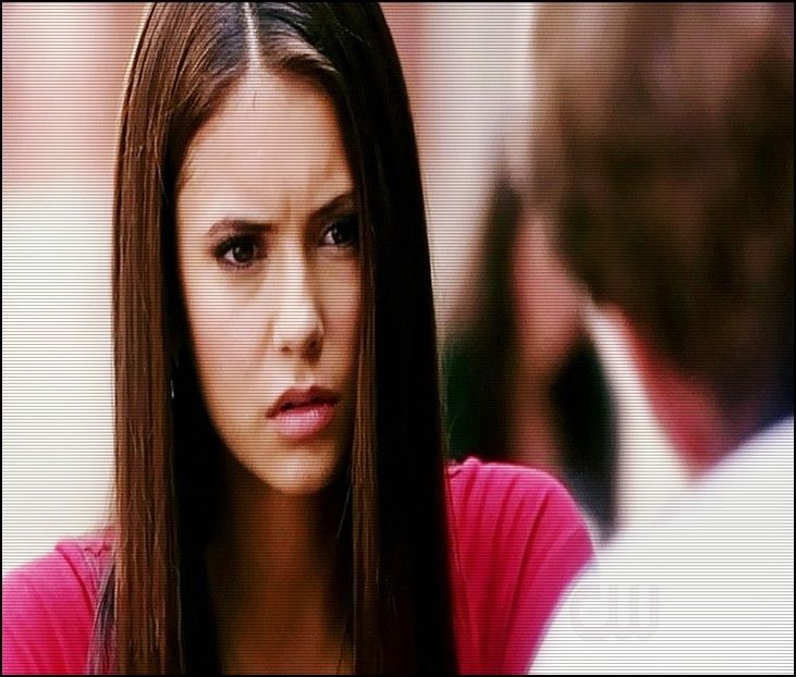 ♡》*îl urmărește cu privirea și se încruntă când vede că el chiar părea hotărât să plece. Apare - xo - Episode 05 here