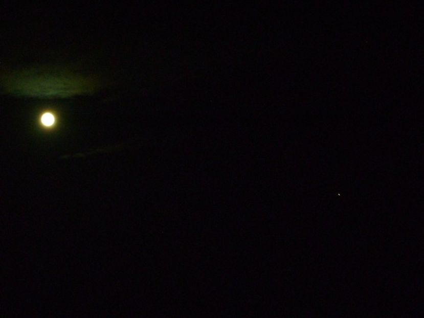 Luna plina in conjunctie cu Marte in Varsator - Luna - Soarele si norii - 1