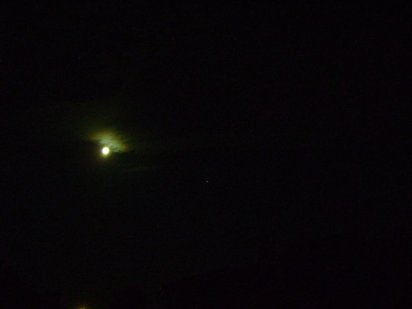 Luna plina in conjunctie cu Marte in Varsator - Luna - Soarele si norii - 1