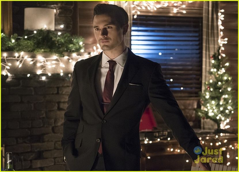 bonnie-enzo-romantic-date-someone-used-know-stills-07 - sez 8