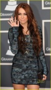  - Miley la Grammy Awards 2010