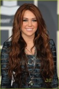 miley cyrus - Miley la Grammy Awards 2010