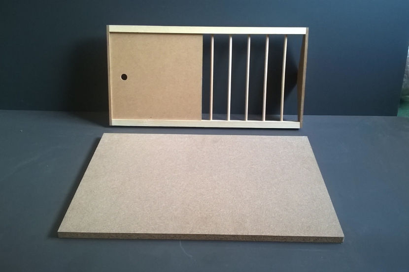 Polita 60 pe 40 cm  - 9 lei - PLACI PAL 18 mm - 10 lei