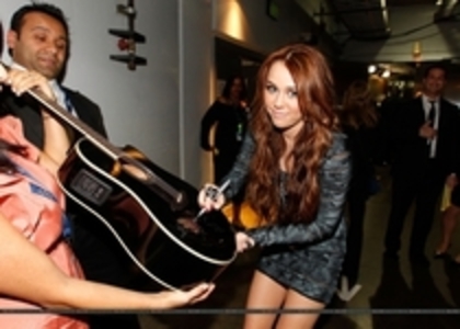  - Miley la Grammy Awards 2010