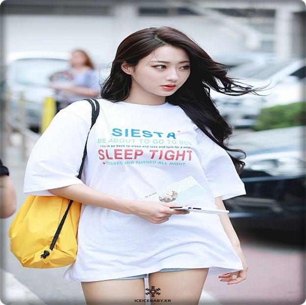 → Nu știu.. pare că s-a mai schimbat de când stă cu Seok. - THSJ - Episodul 02