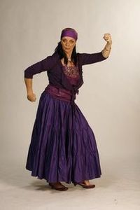 Ma vrei sa te bat? Eu te-am facut barbat adevarat si tu te faci fetita?Te pomenesti ca ti-ai taiat - episodul 54