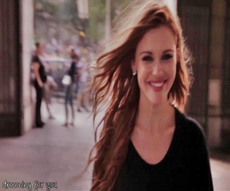 *in gand*ce bine mi-ar fi sa fie fata sa ramaneti toti cu buza umflata..:)))) - episodul 54