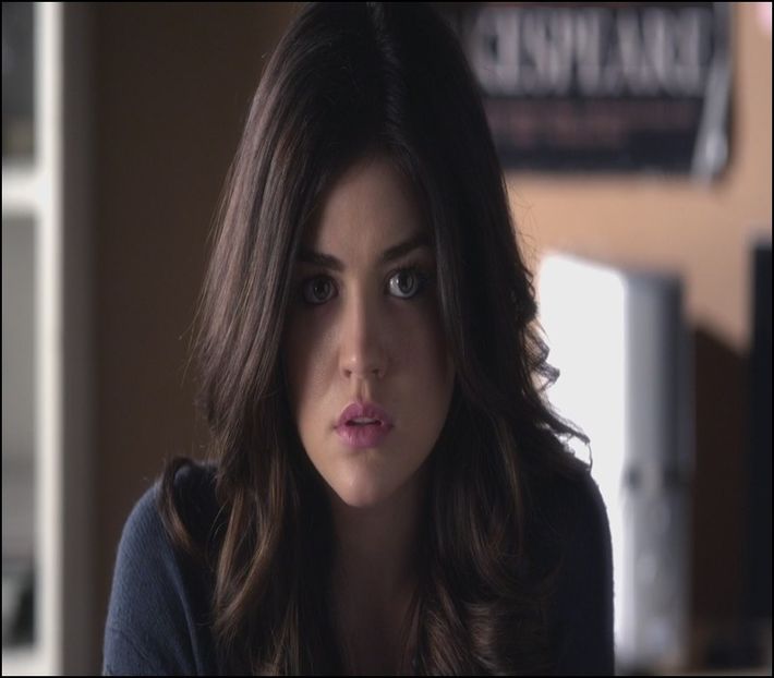 *se sperie cand observa pe cineva in sufragerie si ii da cu bata in cap* - episodul 55