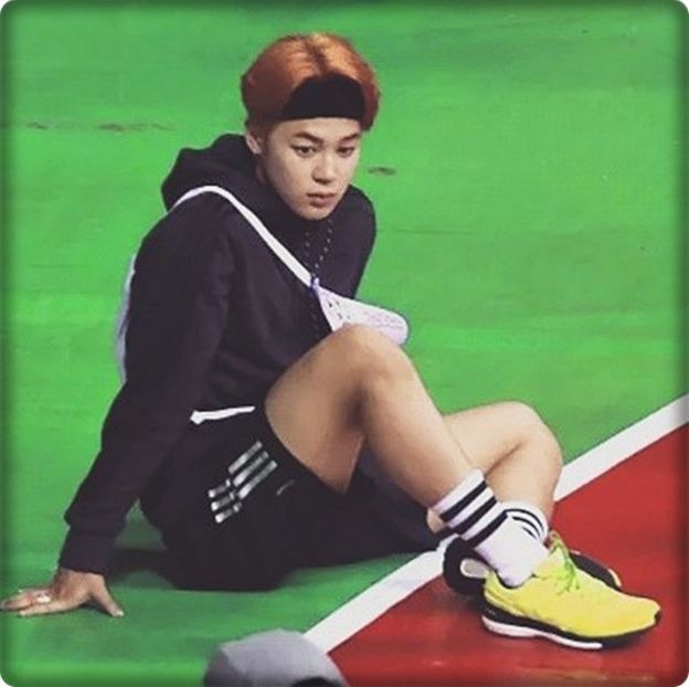 → [o prinde pe Sabrina de braț și o oprește] De ce ai făcut asta? - THSJ - Episodul 04