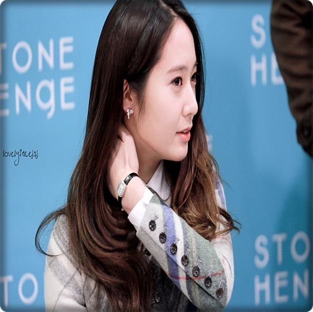 → [intră cu Jojo, Momo și Maddie, care era foarte îngânduratăăă] Deci, cum vă spuneam, - THSJ - Episodul 04