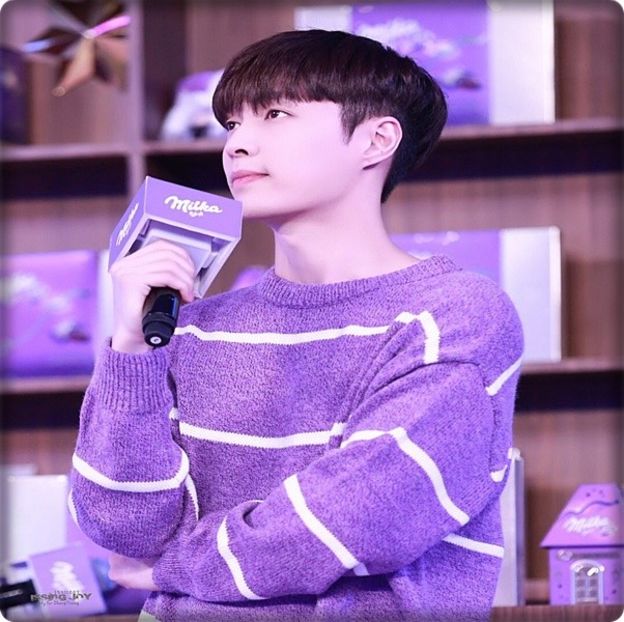 → [se uită ip. în sus] Cine știe ce plan are bărbosul pentru noi. - THSJ - Episodul 05