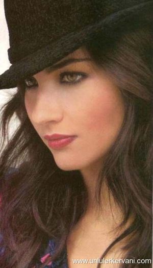 tuba_buyukustun_15 - Tuba Buyukustun