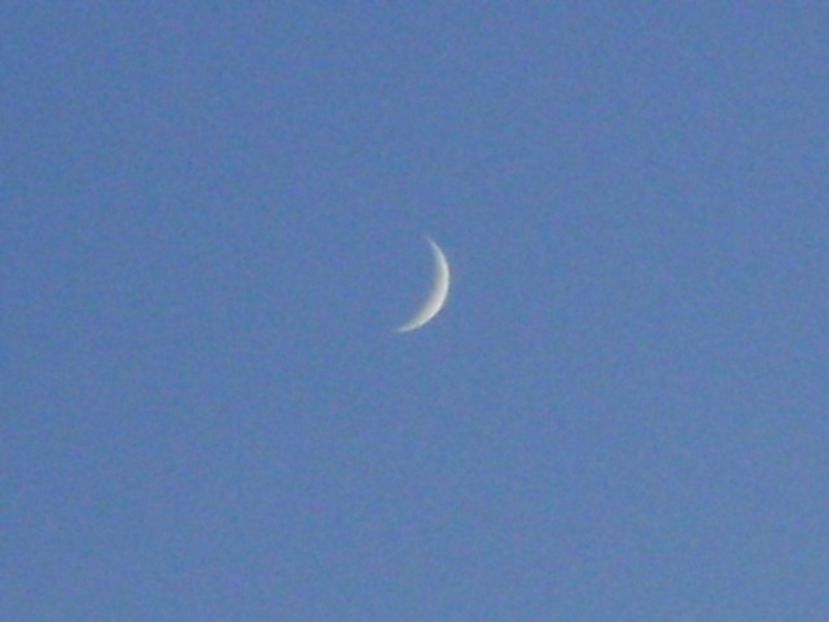 Luna noua in Balanta - Luna - Soarele si norii - 1