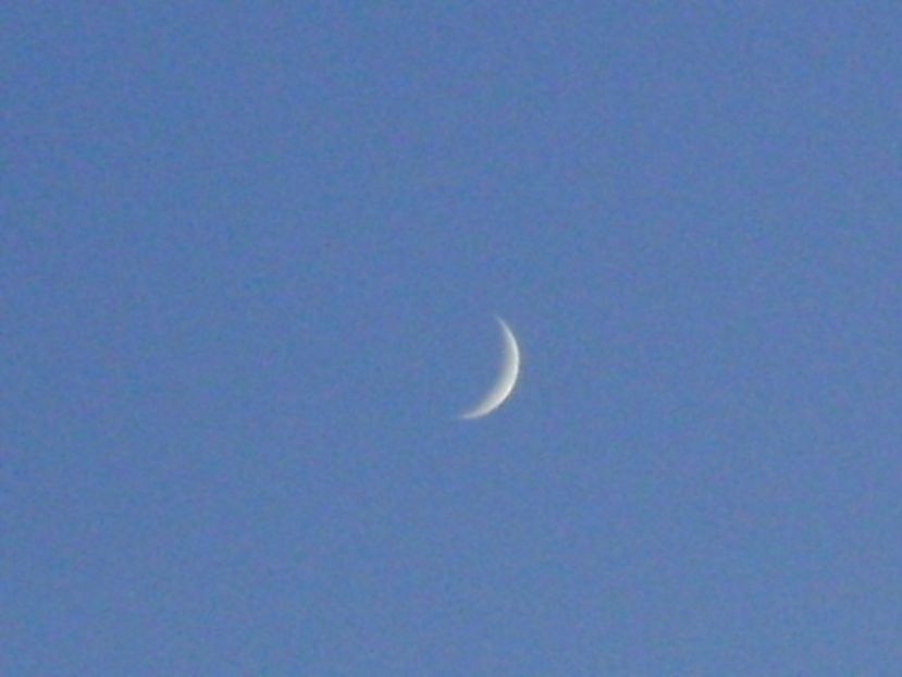 Luna noua in Balanta - Luna - Soarele si norii - 1