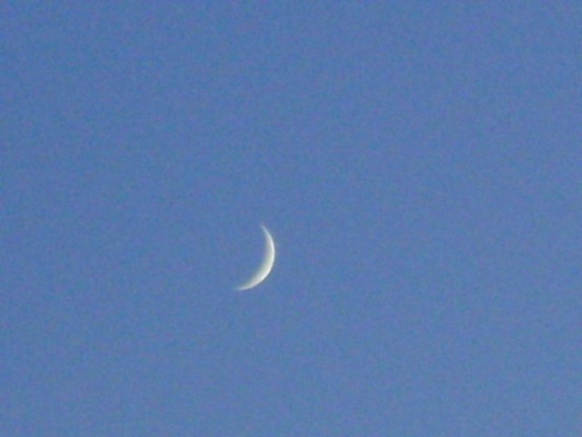 Luna noua in Balanta - Luna - Soarele si norii - 1