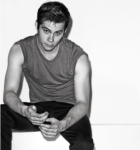 *ii da o pereche de adidasi de la ei,bineinteles cu 4 numere mai mari pt ea:))* - episodul 57