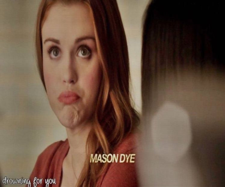 Mi-e lene, stau bine.. *isi face unghiile* - episodul 57