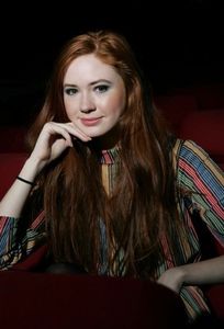 *se pune langa Ezra si Ely*Deeeci, Ezra mai stii ca la nunta Alexandrei ai luat din greseala un - episodul 57