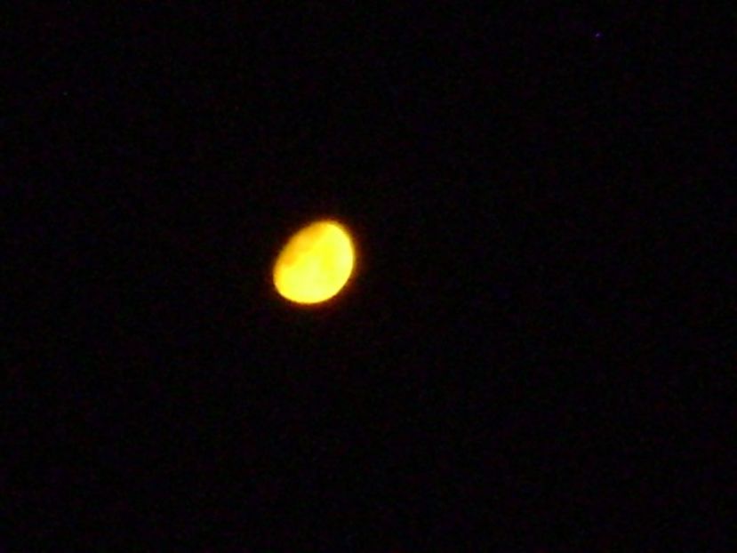 Luna in crestere in Capricorn - Luna - Soarele si norii - 1