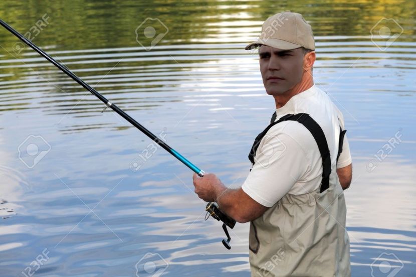 *se uita cu ciuda la Stiles*Raluco,mai da-mi si mie niste momeala.. - episodul 57