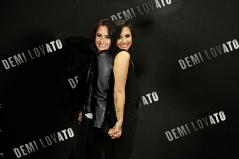  - Demi twins