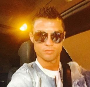 *se uita la ea*Ce? Nu ti s-a intins rimelul - episodul 58