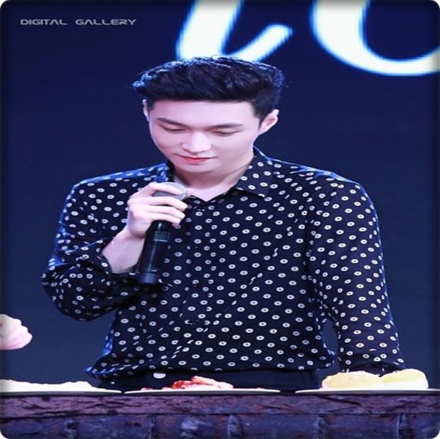 → Păi dacă voi stați în clasă.. :( Dacă mergeați îmi făceai galerie :)) - THSJ - Episodul 08