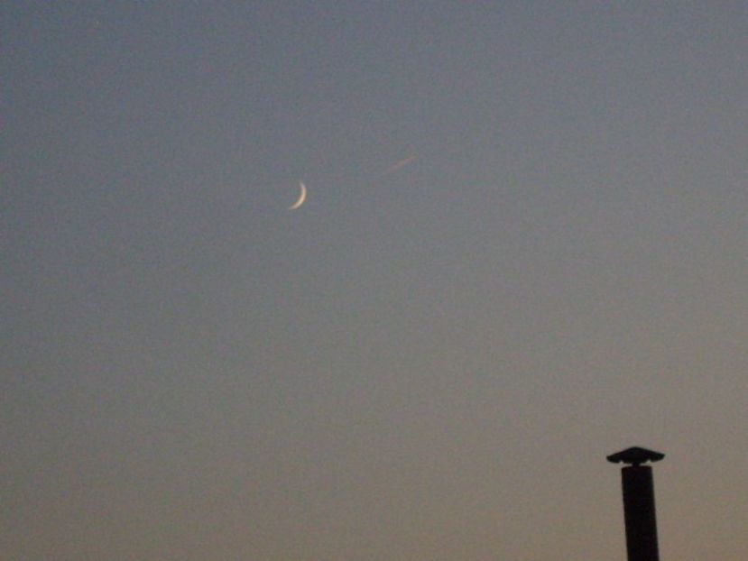 Luna Noua in Balanta - Luna - Soarele si norii - 1