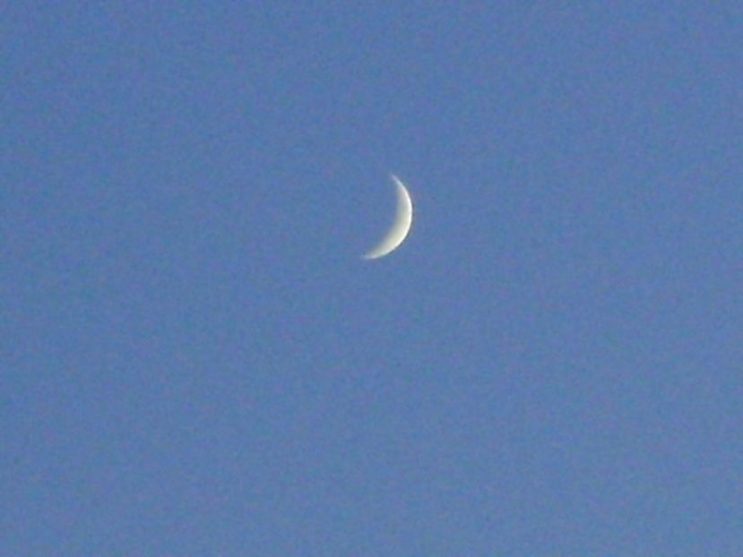 Luna in crestere in Scorpion - Luna - Soarele si norii - 1