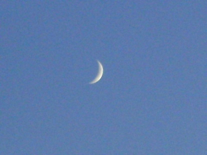Luna in crestere in Scorpion - Luna - Soarele si norii - 1