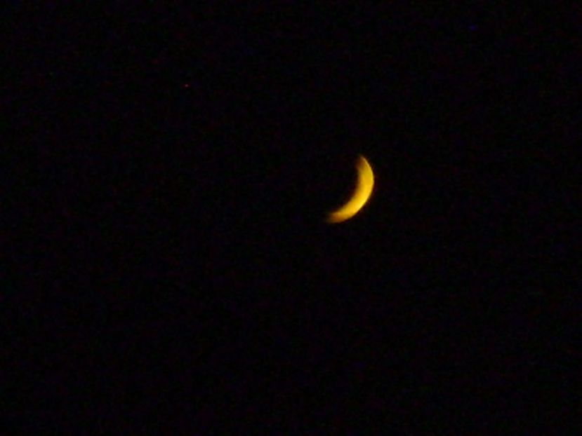Luna in crestere in Scorpion - Luna - Soarele si norii - 1