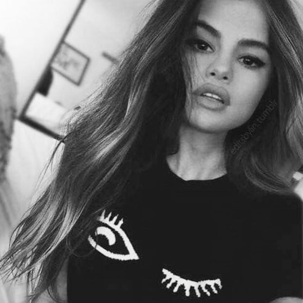  - 01aa Selena - 01