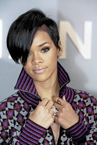 rihanna-black-angled-bob-hairstyle-330x495