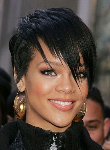 rihanna-emo-punk_1333 - Rihanna-cu parul scurt