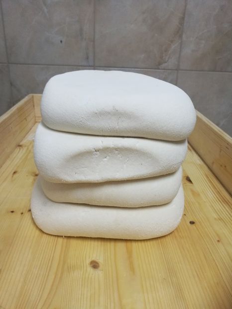  - 4 - BRÂNZĂ DE CAPRA