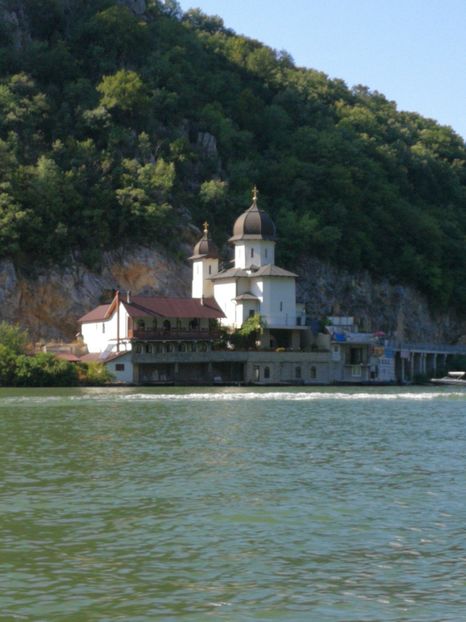 Mănăstirea Mraconia - Romania in imagini - din calatoriile mele