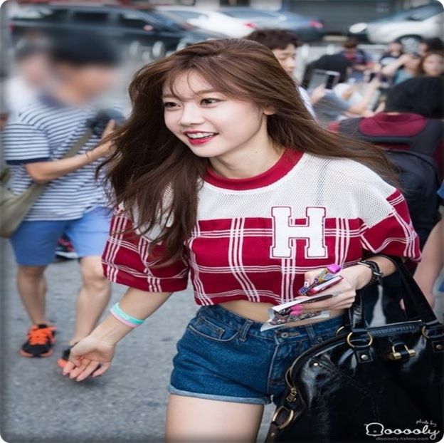 → Aoleu, Jo =)) [se uită la Seung] Dar nu suficienți? :( .. - THSJ - Episodul 14