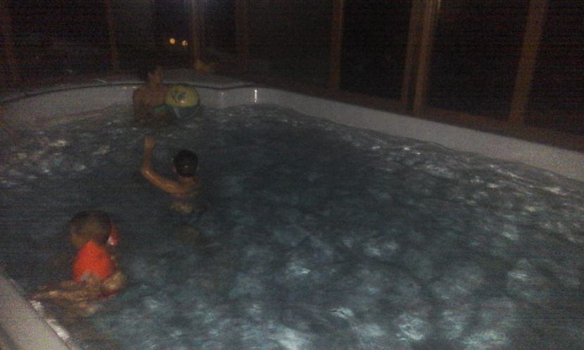 Piscina interioară a pensiuni - Un weekend la munte REZERVAȚIA NATURALĂ APUSENI 2018