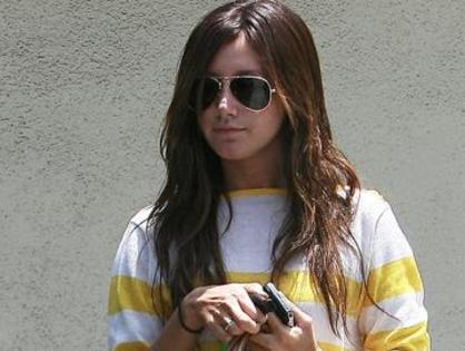 2-Miley1992 - club Ashley Tisdale-PLIN