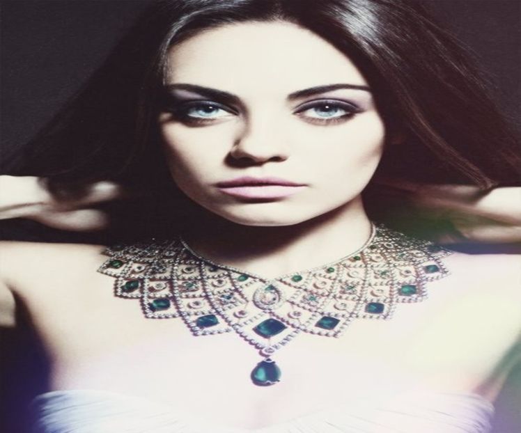 *de sperietura urla si ii cade punga din mana si telefonul se sparge. Se - Episode 01