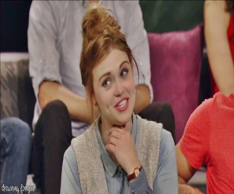 Aduna-ti sosetele alea in primul rand. Si doi, maine mergem la SPA ca sa-ti treaca nervii. - episodul 59