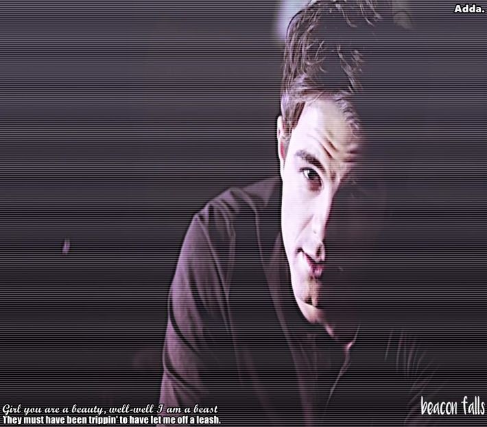 Ca intotdeauna.... *ranjeste si ii desface cativa nasturi* - Episode 01