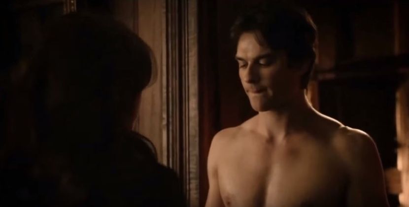 *o priveste de sus pana jos si-si musca buza* - Episode 01