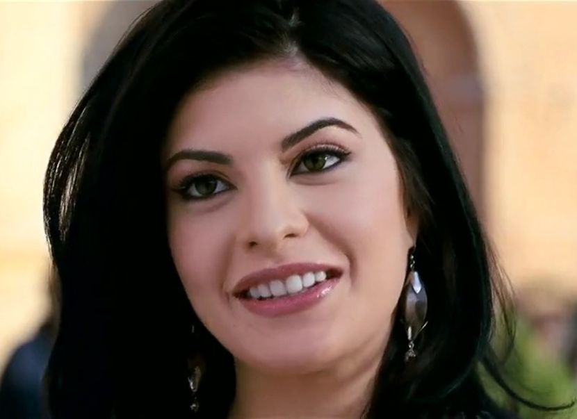 *ia prosopul ranjind, se sterge pe abdomen si pe fatza* A fost mai - Episode 02